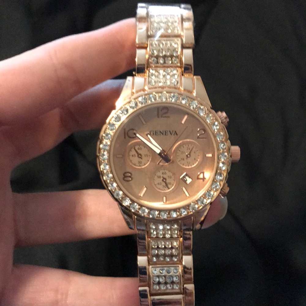 Watch - Picture 2 of 3